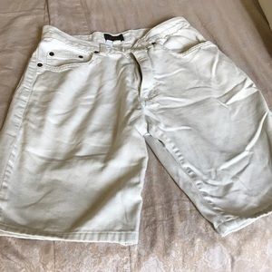 Classic comfy white cotton cutoffs, size 29.